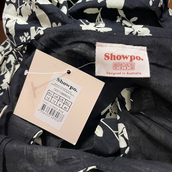 SHOWPO | NWT Mikaela Ruched Front Maxi Dress with Cut Out in Black Floral, Sz 8 - Picture 5 of 8